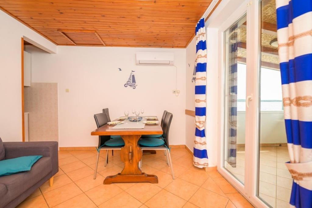 Apartments By The Sea Nerezine, Losinj - 7963 Exterior foto